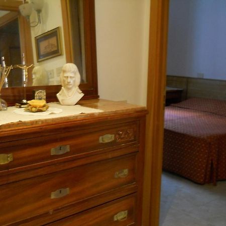 Le Pietre Di Giada Hotel Рим Екстериор снимка