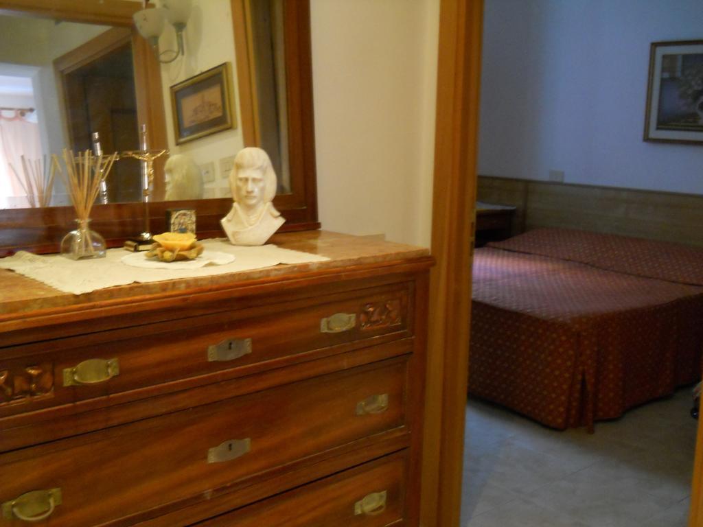 Le Pietre Di Giada Hotel Рим Екстериор снимка